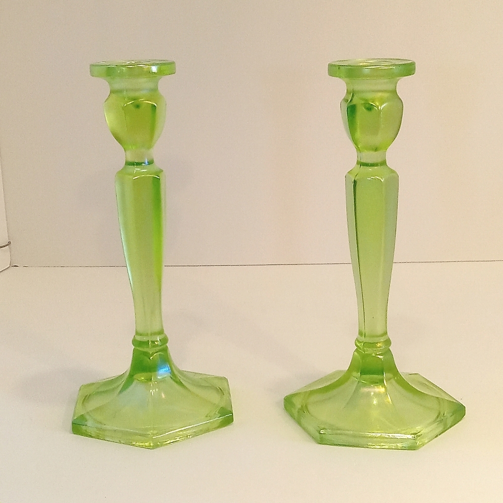 VTG  Fenton Uranium Glass Colonial  Florentine Green Candlesticks READ